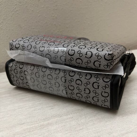 GUESS BLACK LOGO COSMETIC JUNCTION TRAVEL MAKE UP CASES Set Of 2 - Picture 5 of 9